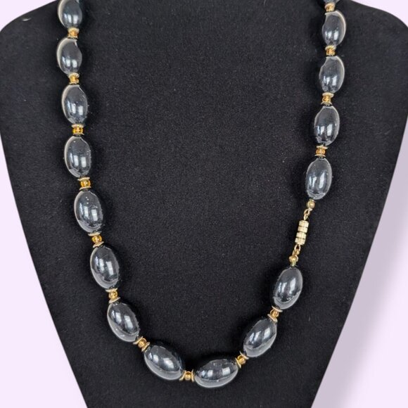(2/$20) Vintage Black & Gold Beaded Necklace - Picture 4 of 5